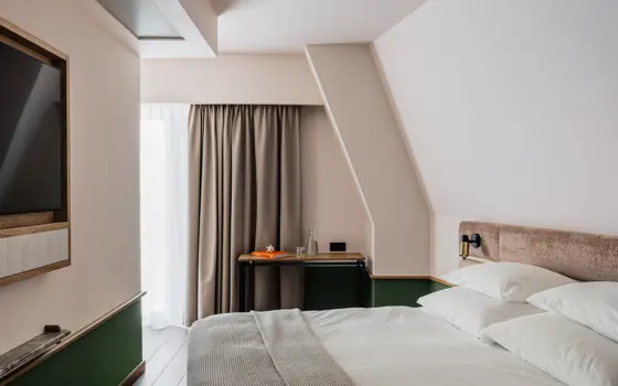 PURO Hotel Poznan Suite Bed Tv